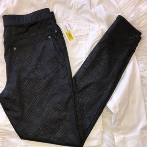 NWT Black Anna & Ava Faux Snakeskin Leggings Sz M